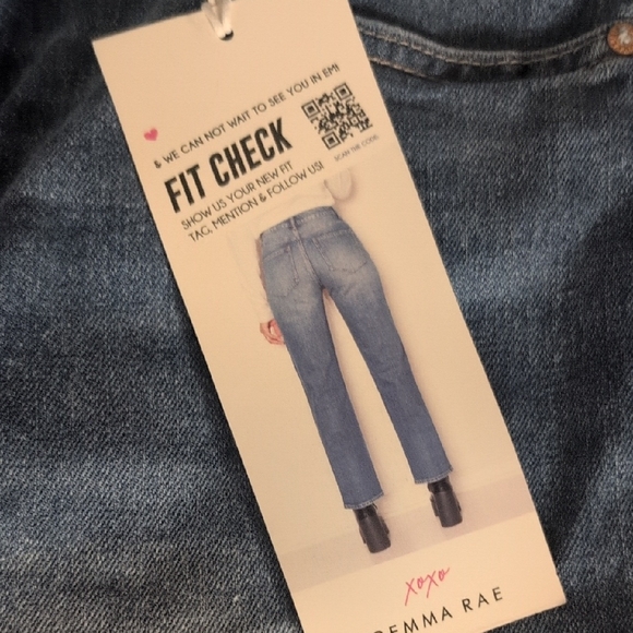 Women's Blue Jeans - Picture 3 of 4